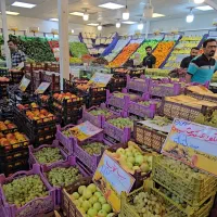 استخدام فروشنده خانم (استفاده از ترازو)