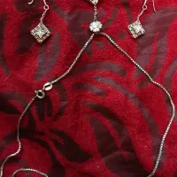 سرویس گردنبند و گوشواره نقره 999 ..انگشتر و طلا