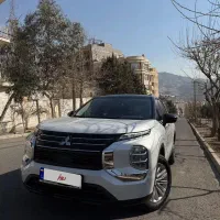 اوتلندر m لاین سقف مشکی ۲۰۲۳