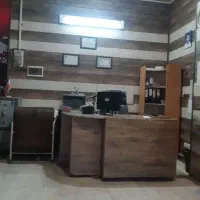 منشی مسلط به کامپیوتر درتاکسی تلفنی