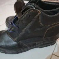کفش ایمنی سایز ۴۰ و۴۱(حراج)