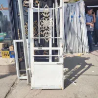 درب ورودی پذیرایی