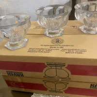 بستنی خوری دو دست