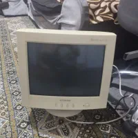 یک عدد مانیتور قدیمی سالم