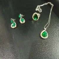 اکسسوری نگین سبز خاص و منحصر به فرد نو