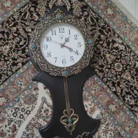 دو تا ساعت دیواری با کارتون