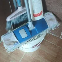 نظافت منزل. راه پله پارکینگ شرکت