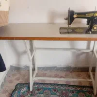 یک عدد چرخ خیاطی مارشال برقی میز دار