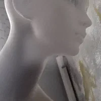 مانکن زنانه نشسته