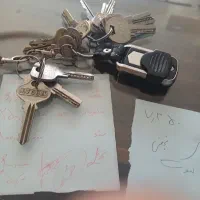 ۴عددکلیدموتور داخل یه دسته کلید گمشده
