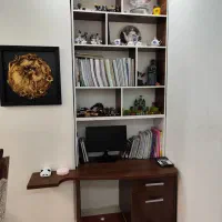 کتابخانه ومیزتحریر