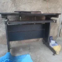 میز کامپیوتر محکم