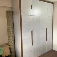 کمددیواری دستکیره توکار شرایطی سفید براق