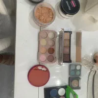 سایه چشم و رژگونه