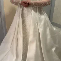 لباس عروس حراجی به دلیل کمبود جا