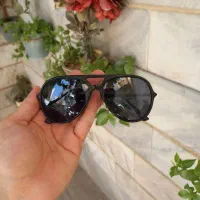 عینک دودی به همراه کیف و دستمال
