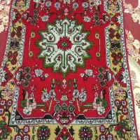 یک فرش ذرونیم دوعددیک متری نکی