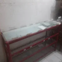 پیشخوان شیشه ای ۳ طبقه کارکرده