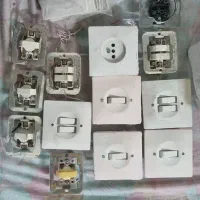 کلید پریز و قاب مهتابی