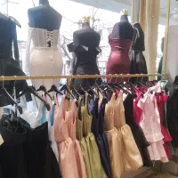 استخدام قیچی کاربرش کار حرفه ای برای لباس مجلسی