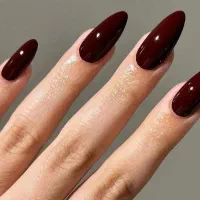 تخفیف ویژه تابستانه کاشت ناخن