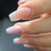 دوره کاشت ناخن