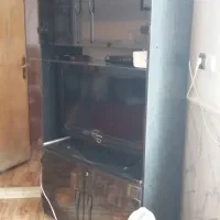 میز تلویزیون  محکم سالم.نیشابور بلوارجمهوری۴