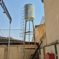 مخزن آب و پایه