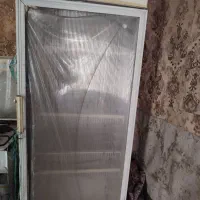 یک عدد یخچال  کاملا سالم ونو مناسب برای مغازه