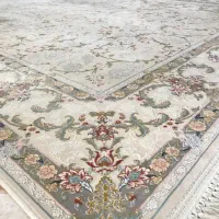 فرش کرم روشن ۱۲۰۰ شانه تراکم ۳۶۰۰