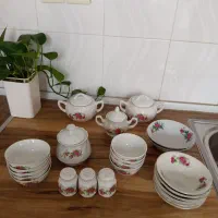 ظرف گل سرخی