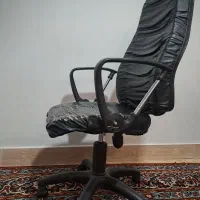 میز و صندلی اداری گردون یا چرخان