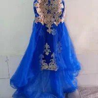 لباس قرمز