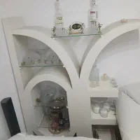 بوفه دکور بار استند کنار سالنی مدرن