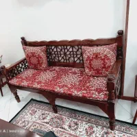 مبل ۳نفره همراه با دوشک و متکاهای سالم