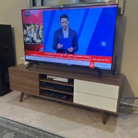 میز زیر تلویزیون