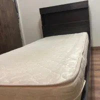 تخت خواب به همراه خوشخواب