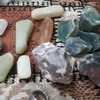 سنگ عقیق سبز و دو رنگ