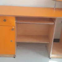 میز تحریر و کامپیوتر سالم و مقاوم