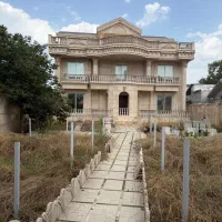 ویلا سوبلکس۶۷۰متر زمین نزدیک ساحل