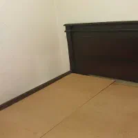 تخت خواب دو نفره و پاتختی
