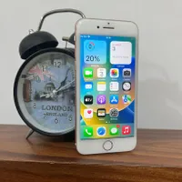 اپل iPhone 8 با حافظهٔ ۶۴ گیگابایت