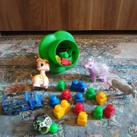 اسباب بازی و لباس بچه گانه