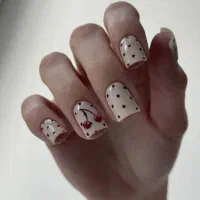 کاشت ناخن و آموزش