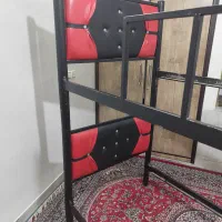 تخت دو طبقه آهنی