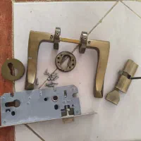 قفل  دستگیره ۴درب اتاق حمام و دستگیره قفل ضد سرقت