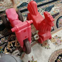 خروس بازی بچه با موتور هر دو باهم