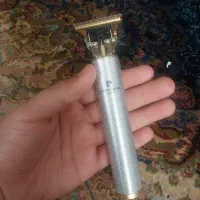 یک عدد ریش تراش