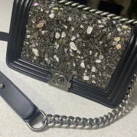 کیف برند شنل