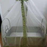تخت وگهواره کودک